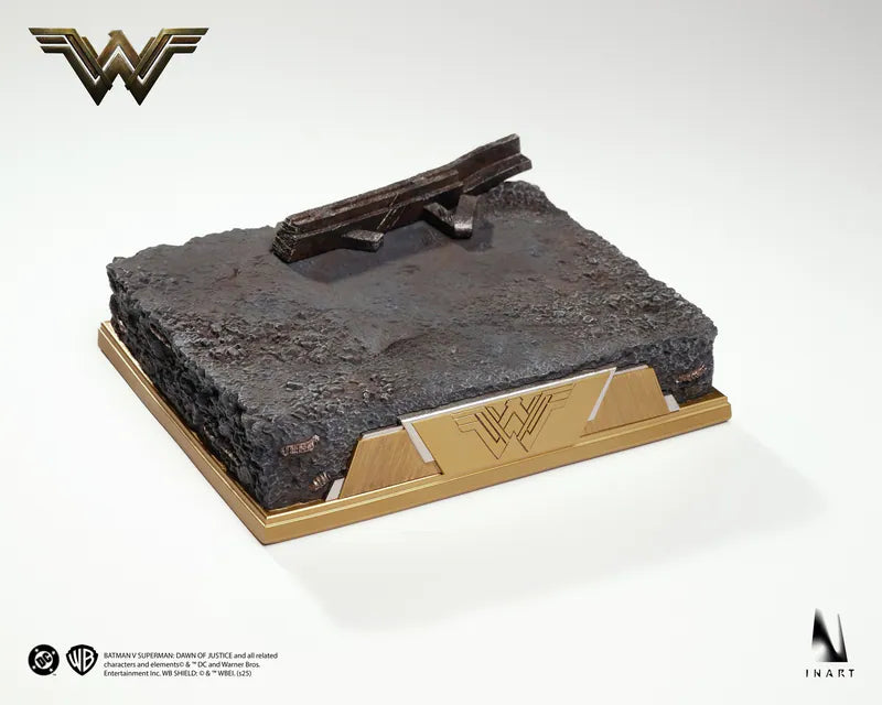 [Pre-order]Queen Studios - INART – BATMAN V SUPERMAN DAWN OF JUSTICE WONDER WOMAN 1/6 COLLECTIBLE FIGURE
